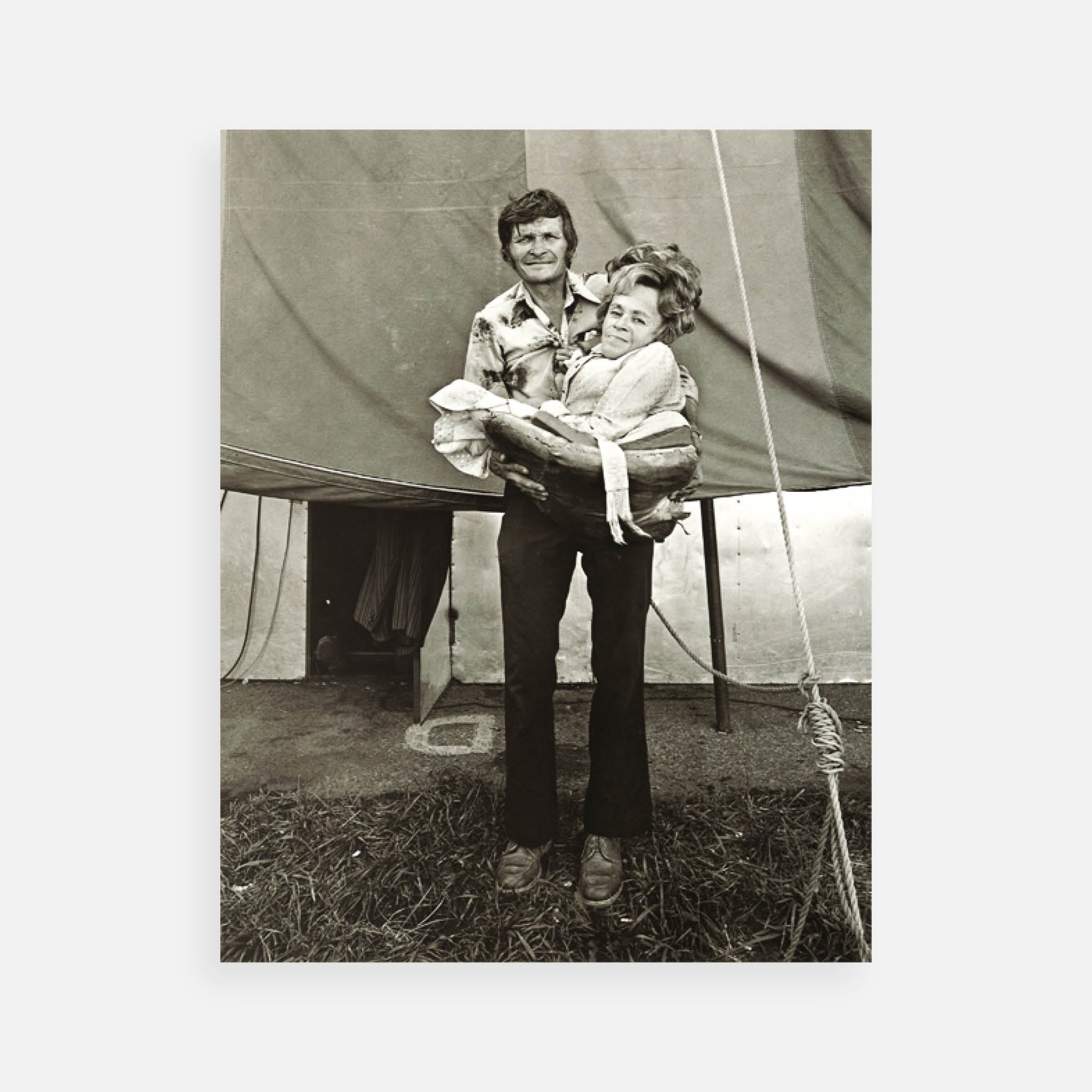 Randal Levenson: Barbara Bennett, “World’s Smallest Mother,” and Ed Bennett, Columbus, Ohio, 1976