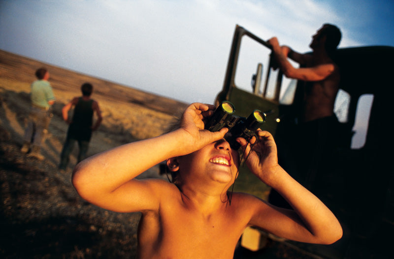 Jonas Bendiksen: Untitled, 2000, from the book Satellites