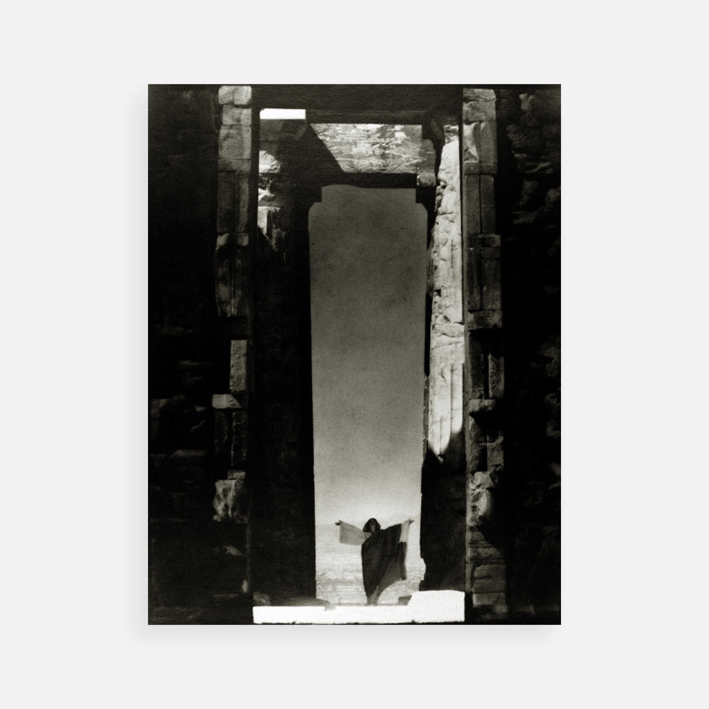 Edward Steichen: Isadora Duncan at the Portal of the Parthenon, Athens, 1920